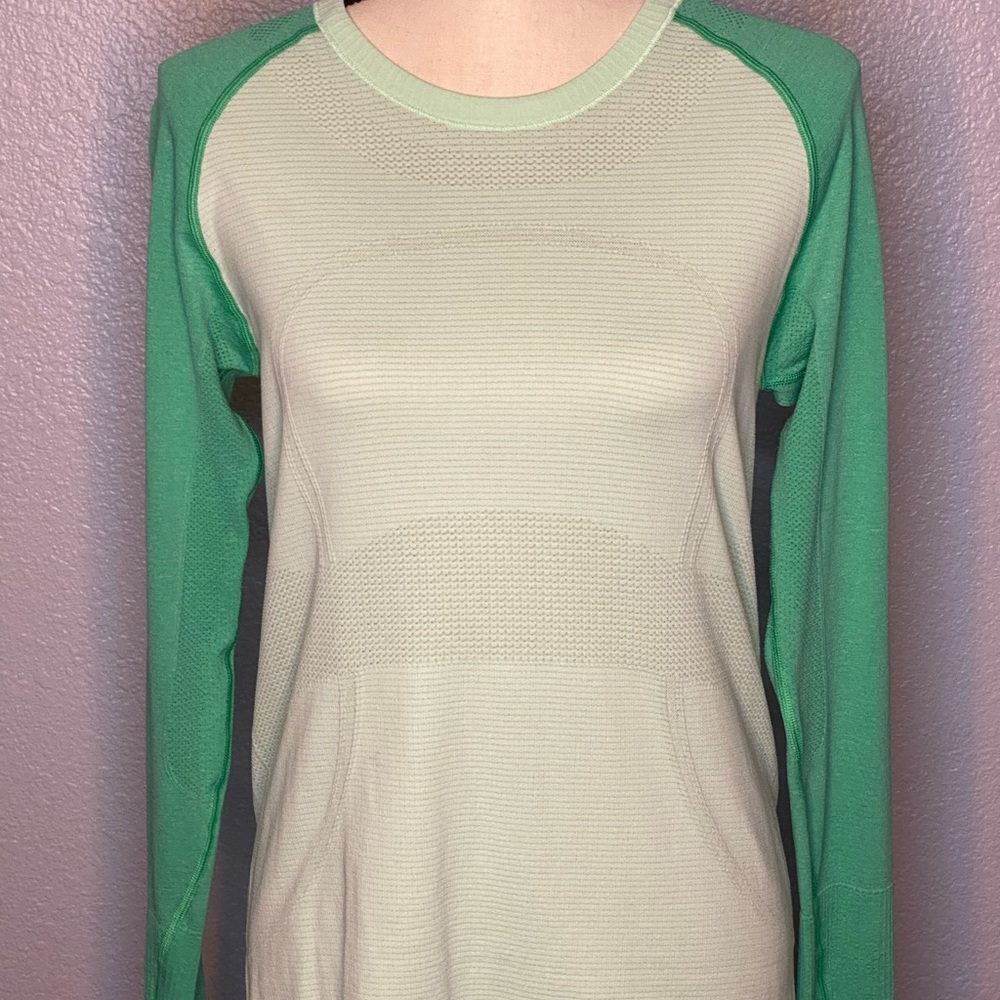 Lululemon long sleeve top light weight